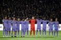 サッカースペイン国王杯3回戦、カセレーニョ対レアル・マドリード。試合前、先日死去したペレ氏に黙とうをささげるレアル・マドリードの選手（2023年1月3日撮影）。(c)CRISTINA QUICLER/ AFP