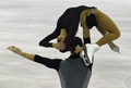 15-16フィギュアスケート、グランプリ（GP）ファイナル、ペア・ショートプログラム（SP）。演技に臨むクセニヤ・ストルボワ/ヒョードル・クリモフ組（2015年12月10日撮影）。(c)AFP/LLUIS GENE