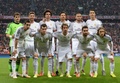 サッカー欧州チャンピオンズリーグ2013-14（UEFA Champions League 2013-14）準決勝第2戦、バイエルン・ミュンヘン（Bayern Munich）対レアル・マドリード（Real Madrid）。試合前の写真撮影に臨むレアル・マドリードの選手（2014年4月29日撮影）。(c)AFP/CHRISTOF STACHE
