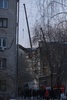 ロシア・マグニトゴルスクで、ガス爆発により崩壊した住居ビルで続く捜索活動（2019年1月1日撮影）。(c)AFP