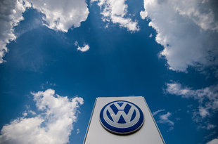 VW、最後の内燃エンジン車 2026年発売へ EVなどに注力