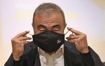 ゴーン被告、久々に公の場に 事件などへのコメントは拒否
