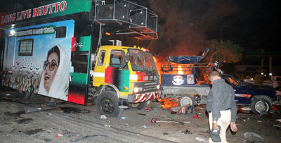 パキスタン史上最悪、カラチの自爆攻撃の死者は133人以上に