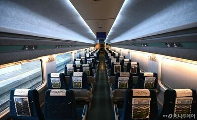 列車内でハンバーガーは迷惑？…韓国ネットで賛否議論「においが迷惑」vs「規則ではOK」