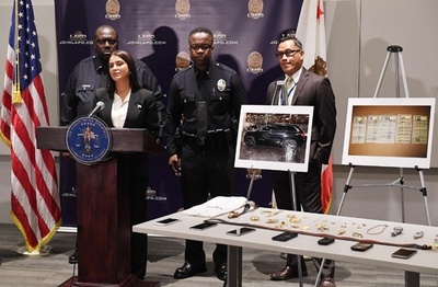 リアーナさんも被害、米ロサンゼルスの著名人宅で連続窃盗 4人組逮捕