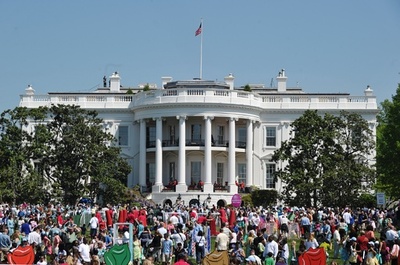 ホワイトハウスと気軽にチャット、米政府がボット公開