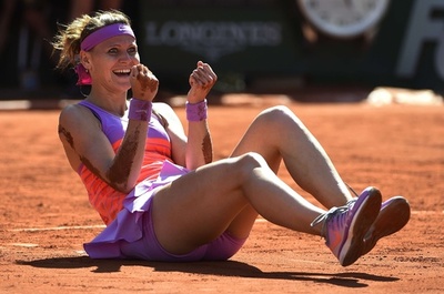 サファロバがイワノビッチ退けGS初の決勝へ、全仏オープン