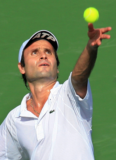 サントロ ストレートでユーズニーに勝利し2回戦へ