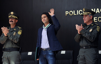 ファルカオが母国コロンビアで勲功章授与