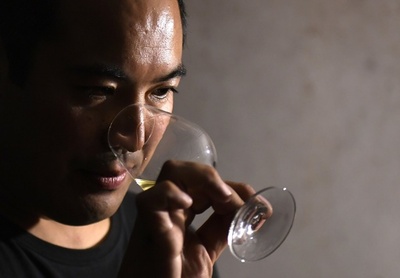 仏人も脱帽、「最高の自然派ワイン」目指す大岡さんのこだわり