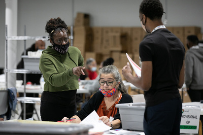 米大統領選、開票に時間がかかるのはなぜ？