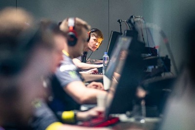 大型のeスポーツ体験センター、上海にオープン