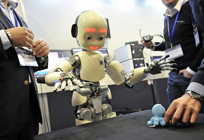 最新技術を駆使したロボットが大集合、ハンガリーで「fet11」