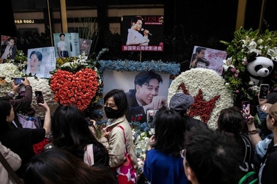 レスリー・チャンさん、没後20年 香港のファン追悼