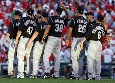 ロッキーズ フィリーズとのプレーオフ第1戦を制す