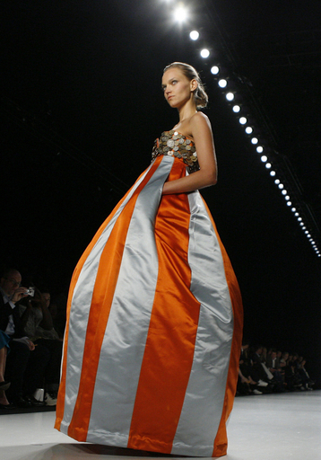 ＜09年春夏ベルリン・コレクション＞シシィ・ワサビら、新作を発表