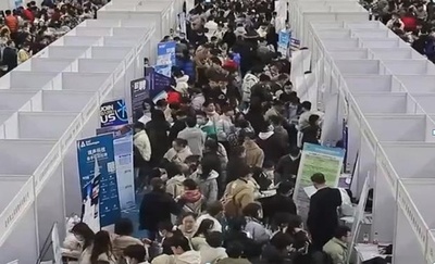 中国のAI専門求人 提示月給が49万円に