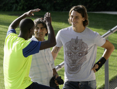 イブラヒモビッチ 左手の手術により3週間の離脱