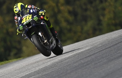 危機一髪のロッシ、ライダーは「振る舞いを改善」すべきと主張