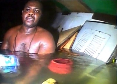 沈没船内で約3日生き延びた男性、救出劇の映像を初公開