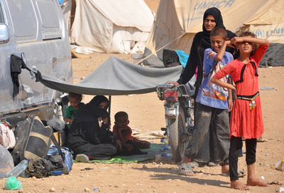 ISが避難民狙い爆弾攻撃、18人死亡 シリア北東部