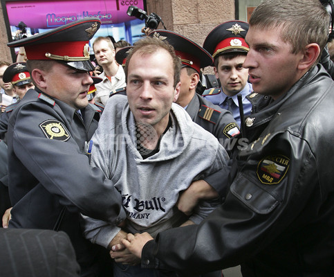 禁止令を無視しゲイパレード 36人拘束 モスクワ 写真5枚 ファッション ニュースならmode Press Powered By Afpbb News