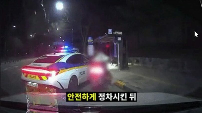 韓国警察が公開した防犯カメラ映像に映る暴走族の走行場面(c)NEWSIS