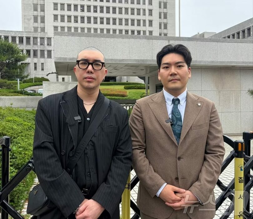 インタビューに応じるタトゥー施術者ら(c)news1