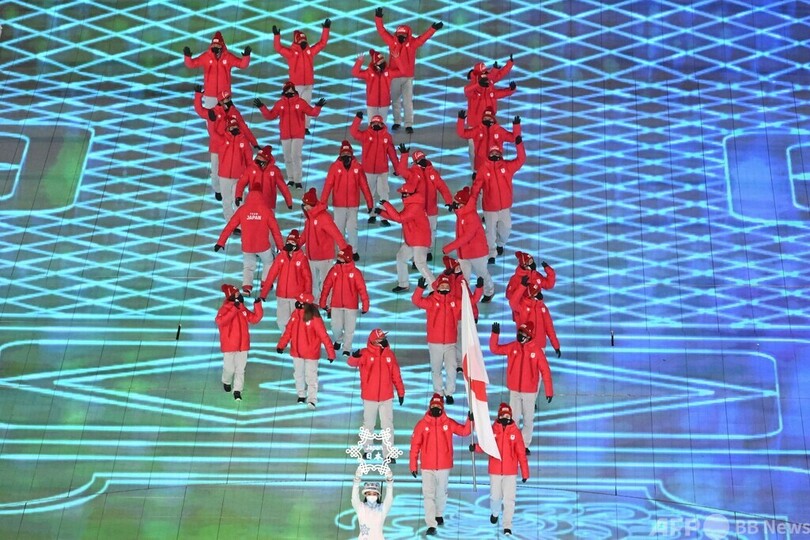 日本選手団が入場行進 北京冬季五輪開会式