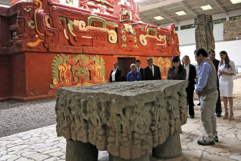 眞子さま、古代マヤ文明遺跡を視察 ホンジュラス