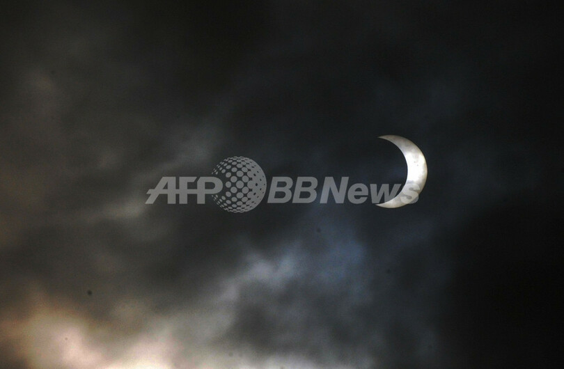 太陽の光がリング状に見える「金環日食」、アフリカやアジアで観測