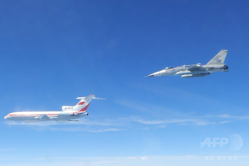 中国の最新鋭戦闘機が台湾周辺を初飛行