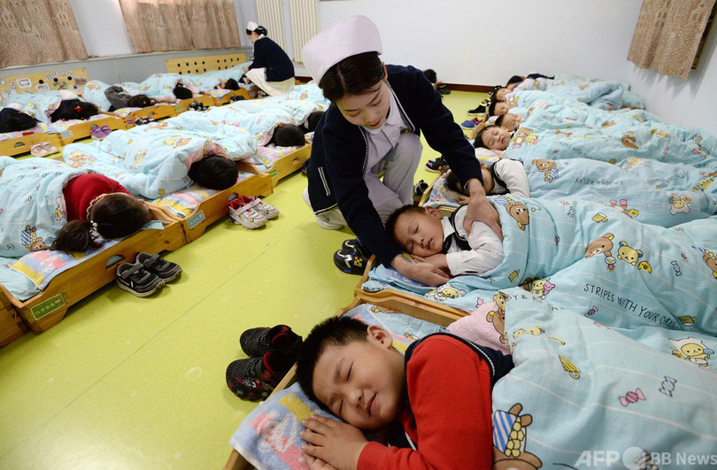 中国では3億人が睡眠障害 「収入多いほど睡眠短い」
