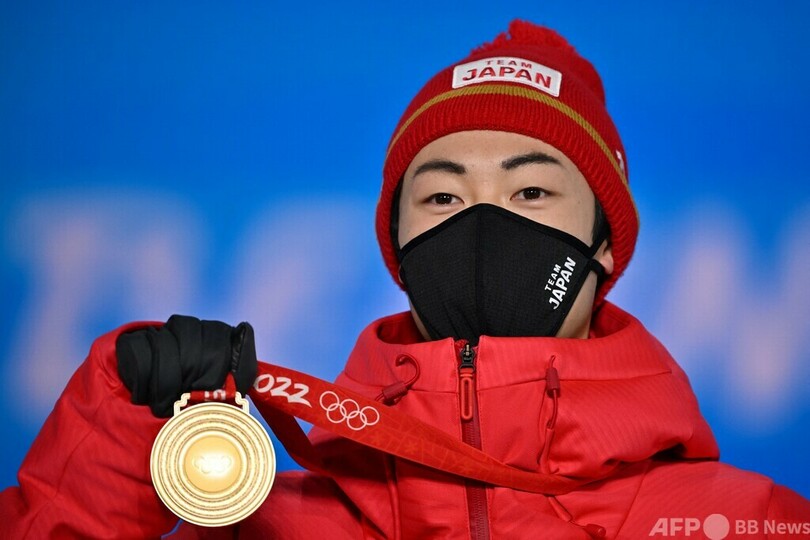 小林陵侑に金メダル授与 ジャンプ男子NH、北京冬季五輪