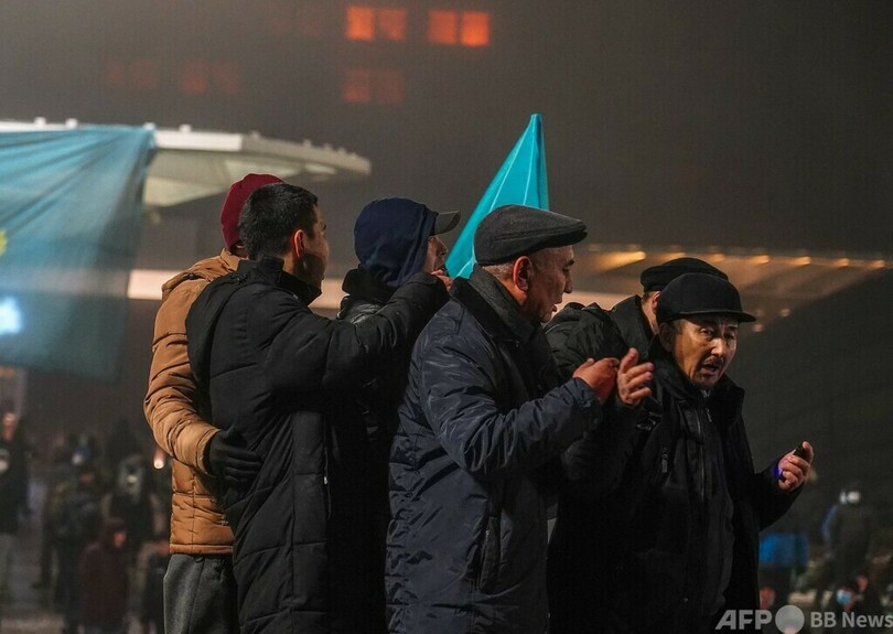 カザフスタン警察、デモ隊「数十人」殺害