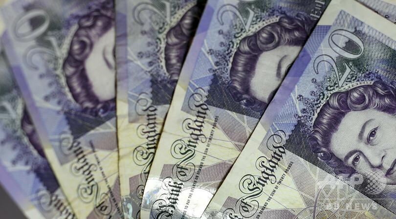 謎の札束、英国の村で繰り返し見つかる 5年で計360万円分