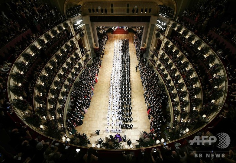 ウィーンのオペラ座舞踏会 今年も華やかに開催 写真24枚 国際ニュース Afpbb News
