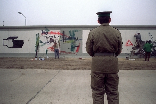 ベルリンの壁崩壊から20年、写真でふり返る熱狂 写真25枚 国際ニュース