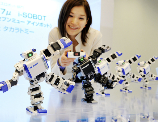 タカラトミー i∼SOBOT