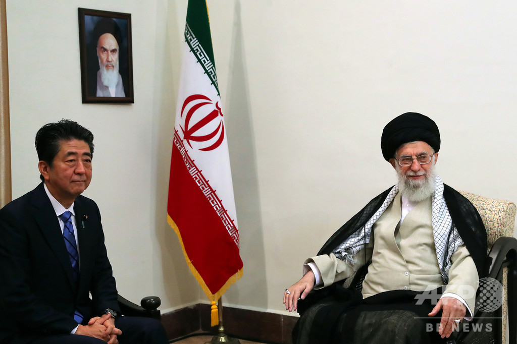 安倍首相、イランの最高指導者ハメネイ師と会談 安倍首相、イランの最高指導者ハメネイ師と会談