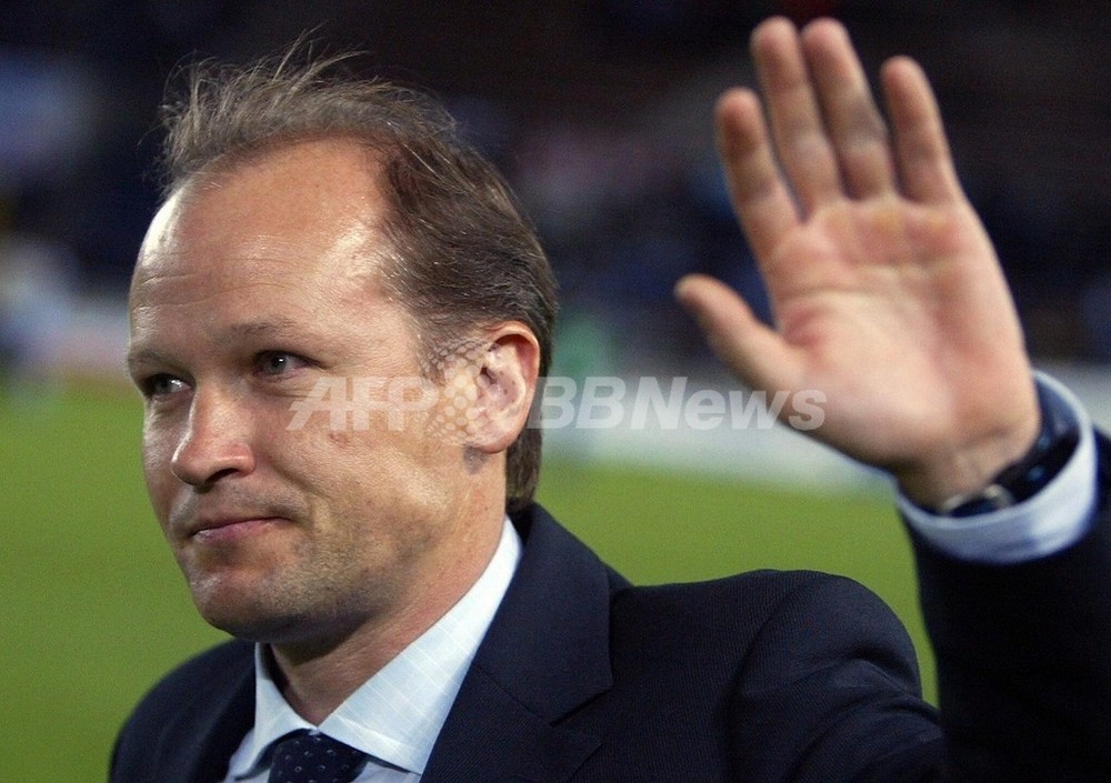 ハシェック氏がチェコ代表監督に、協会会長と兼務 写真1枚 国際ニュース：AFPBB News