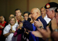 キューバでの4回目のがん治療を受け、ベネズエラに帰国したウゴ・チャベス（Hugo Chavez）大統領（2011年9月22日撮影）。(c)AFP/CUBADEBATE