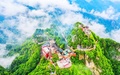 雲がかかった武当山（2020年6月15日撮影）。(c)CNS/趙広亮