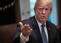 ホワイトハウスで米軍幹部らとの会合を開いたドナルド・トランプ大統領（2018年4月9日撮影）。(c)AFP PHOTO / NICHOLAS KAMM