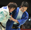 柔道、グランドスラム東京大会（Grand Slam Tokyo 2012）は2日、最終日の男女5階級が行われ、日本勢は3階級を制覇した。

女子78キロ級決勝で緒方亜香里（Akari Ogata、左）と対戦する佐藤瑠香（Ruika Sato、2012年12月2日撮影）。(c)AFP/KAZUHIRO NOGI