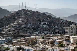 アフガンでの中絶、重い石で胎児を押しつぶすケースも