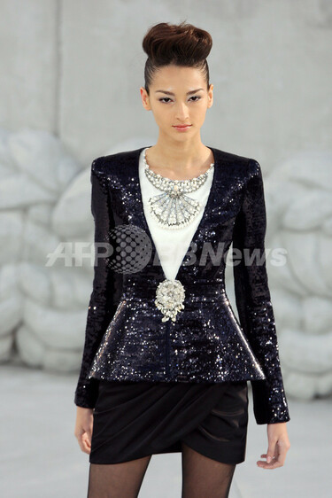 CHANELコレクション New Beauty: Perle et Éclats de CHANEL Collection, Spring