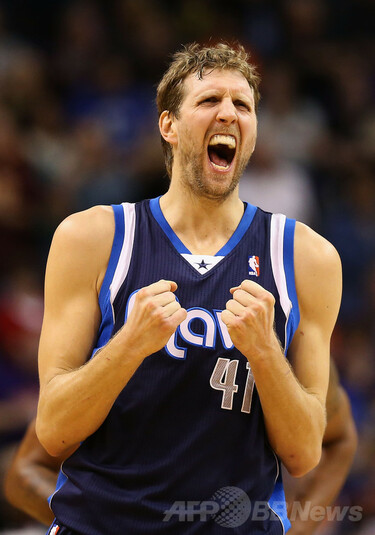 ❤️NBAスーパースター直筆サイン❤️ ダーク・ノヴィツキー選手の動く映像付き ❤️NBAスーパースター直筆サイン❤️ ダーク・ノヴィツキー選手の動く