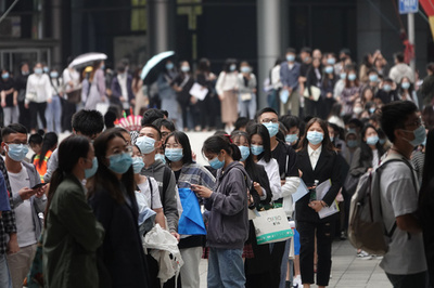 システムエンジニアの月給は60万円超、中国で求人が回復