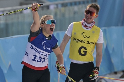 気温上昇で融雪、クロカンではTシャツ姿の選手も 北京パラ